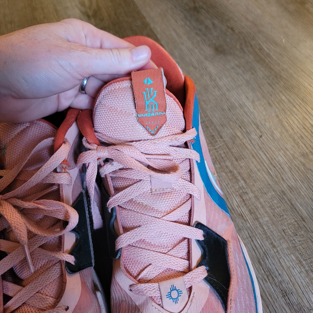 Nike Kyrie Low 5 Light Madder Root - Picture 3 of 7